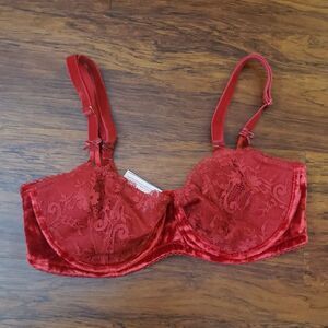 Victoria's Secret Red Sexy Feminine Lace Push Up Without Padding Bra Size 34D